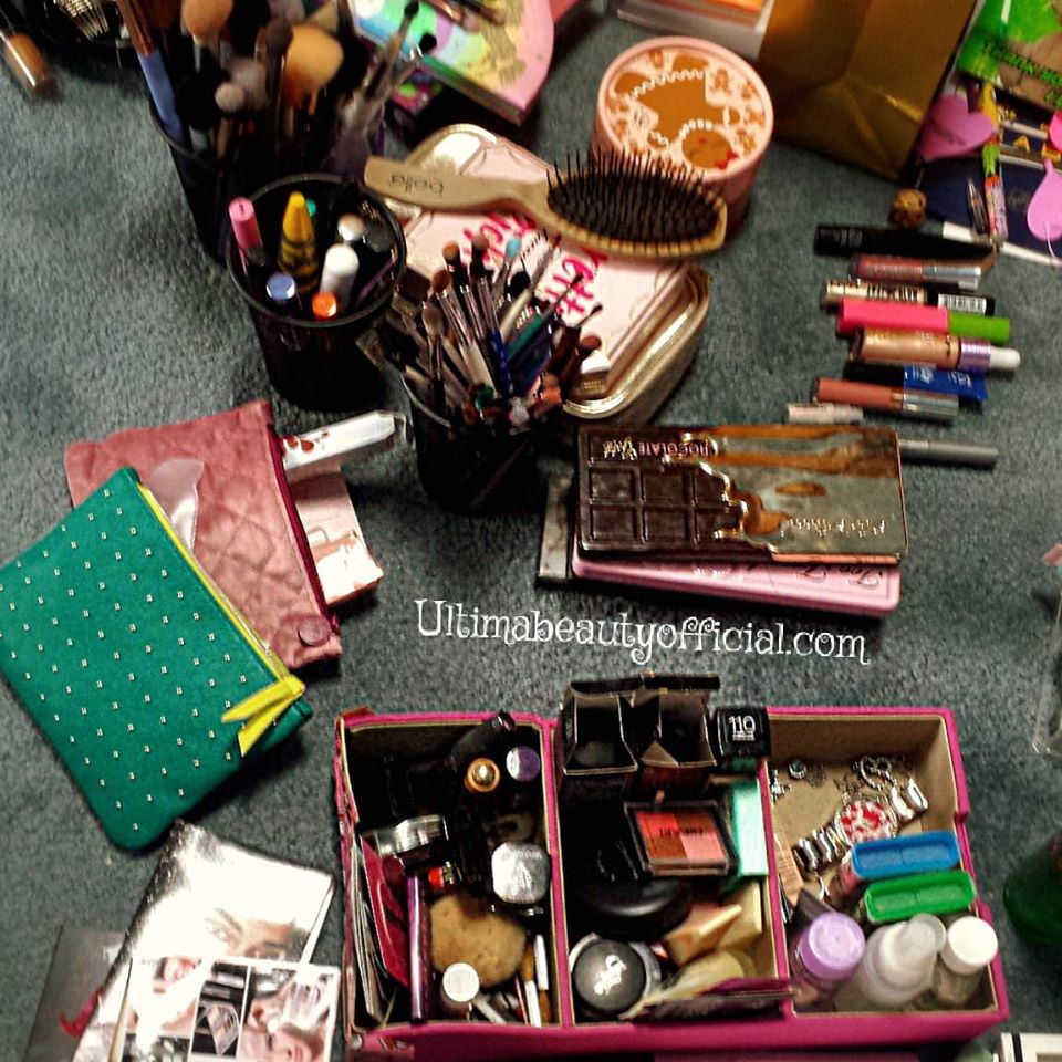 Good day to reorganize #makeup😊@IPSY @Maybelline @pacificabeauty @BuxomCosmetics @ABHcosmetics @TooFaced @NyxCosmetics @MACcosmetics #bbloggers #stayhome #makeupbrush #mascara #lipstick #eyeshadowpalettes #makeupmess #makeuporganization #ultimabeauty