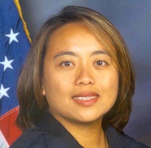 Condolences to <a href="/SantaRosaPolice/">Santa Rosa Police</a>, with the death of Detective Marylou Armer, a 20 year veteran of the department. She died today of complications of #COVID19 - regarded a line-of-duty death.  #KTVU