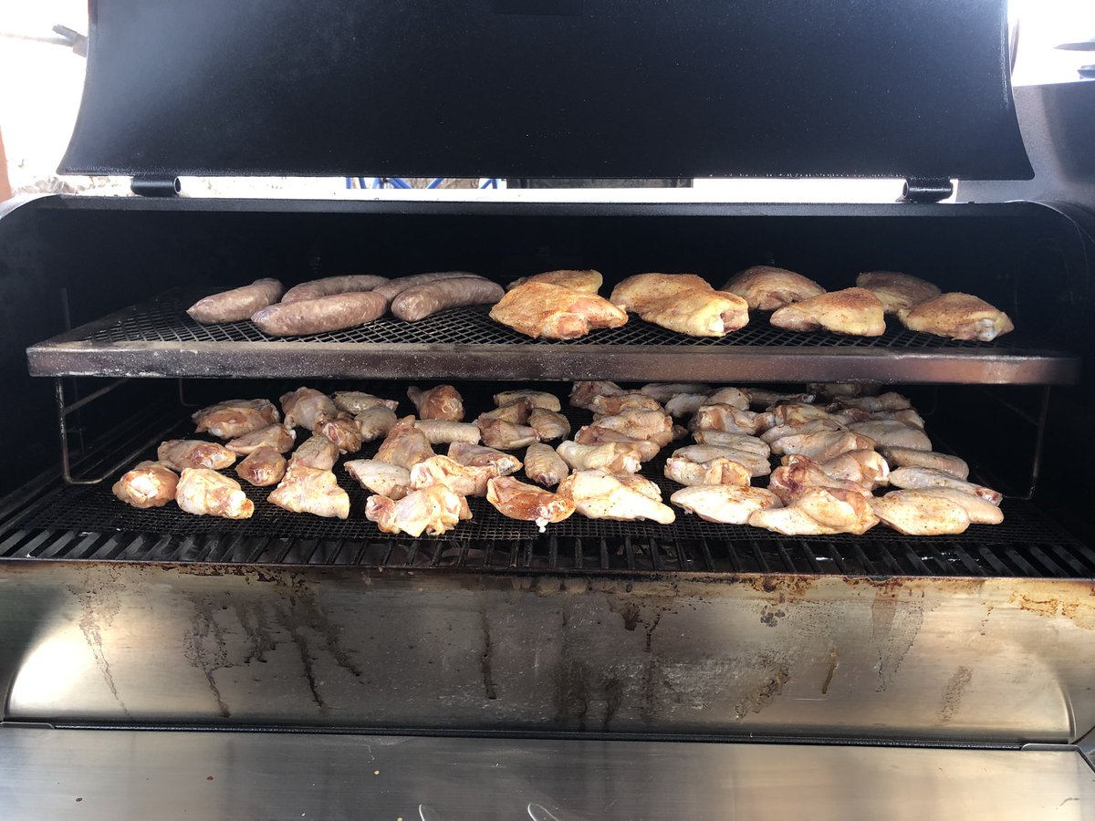 fatlusbbq's tweet photo. Wangs brats and thighs, #rectec #wings #dadsthatcook #EssentialWorkers #bbq #beer https://t.co/SEGmY7LpHK