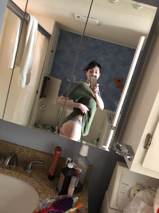 It&rsquo;s a 5 star but I&rsquo;ll make it work https://t.co/0aMROYarKM<a href="/tag/newprofilepic"class="tags"><span>#newprofilepic</span></a>