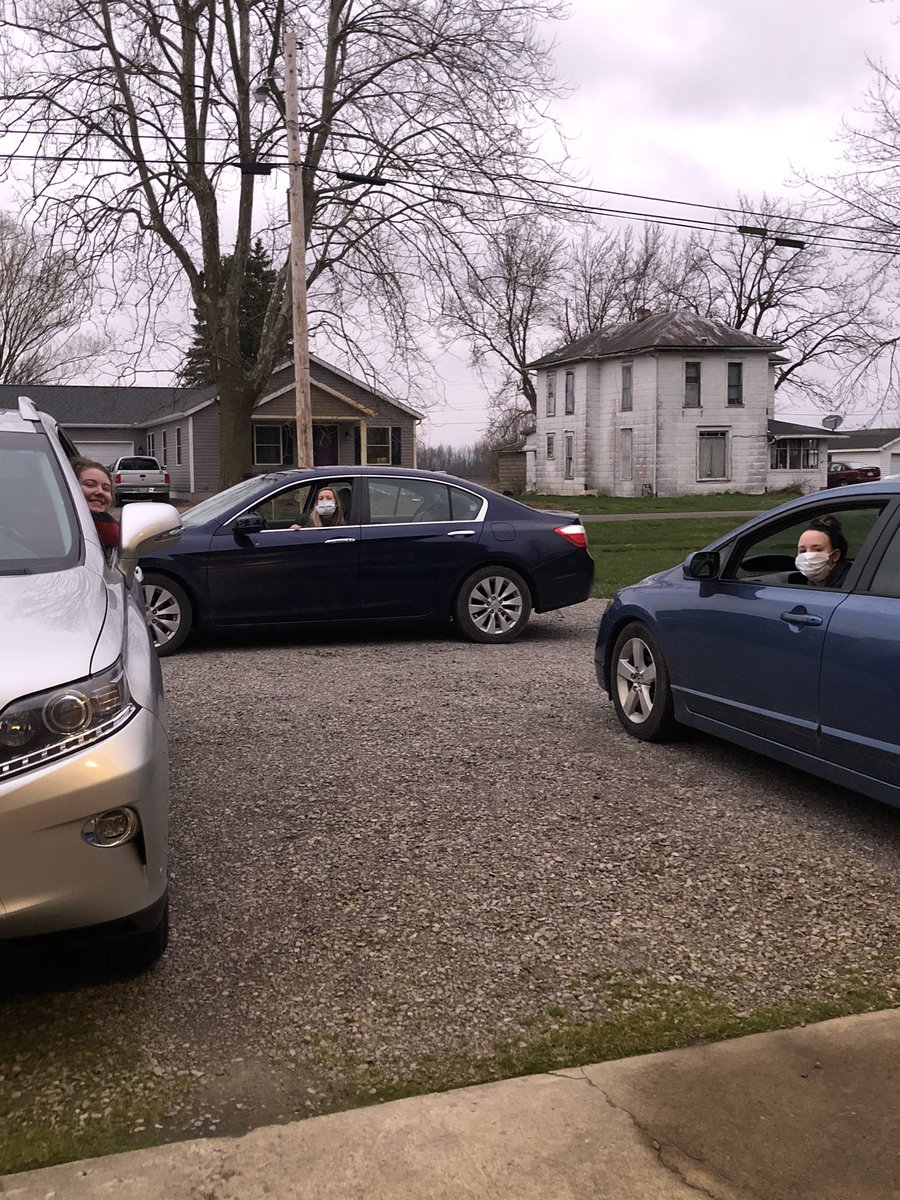 fiscalchick's tweet photo. Social distancing by college students in Ridgeway @GovMikeDeWine https://t.co/EtgZ4FzoZW