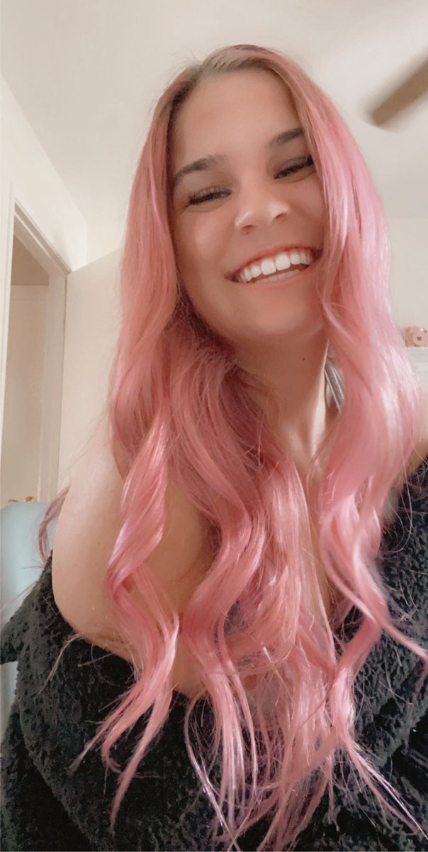 katielynm_'s tweet photo. She pink ;) https://t.co/hWT0iShm7M