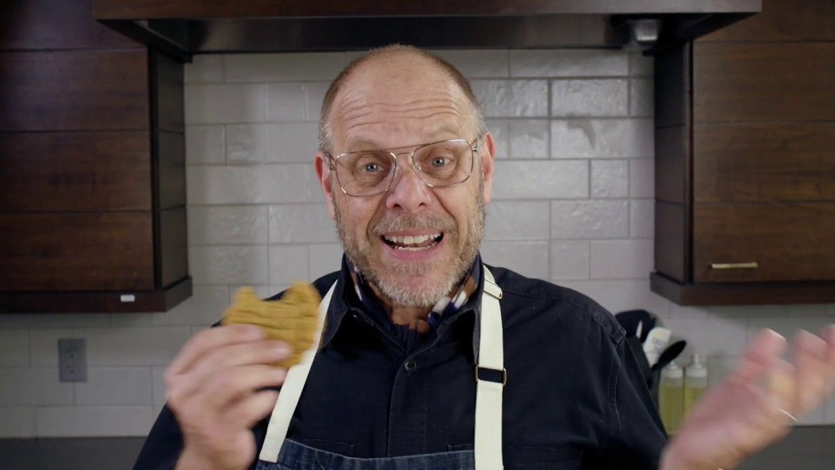 Mmmm. Cookies. From <a href="/altonbrown/">Alton Brown</a>'s live stream a couple of days ago: bit.ly/2UODEnF