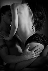 وهنا أفقد قدرتي على الإمتناع لأصبح ملاذاً لشعبكِ الذي لا أشتهي غيره ابدَ الآبدين