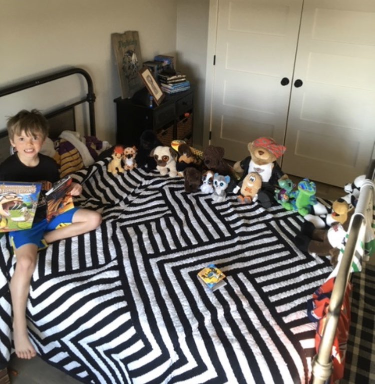 MrsStich2ndSGR's tweet photo. Blake has an amazing reading spot! All of his little buddies are listening! #goodaudience #comfyspot @sgrspuds @MoorheadSchools https://t.co/fexs1ZNDnl