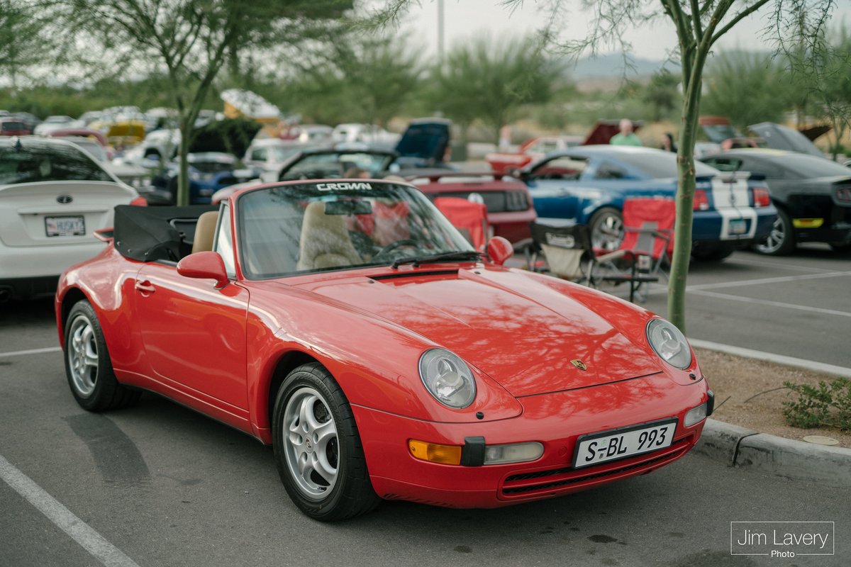 SawyerRabbit24's tweet photo. @thecoopertom So i have reason to believe that this is a Porsche Carrera? Correct Me If im wrong. Coopertom is a car whiz when it comes to Porsche's. Am i right? https://t.co/ESeWT7bXV0