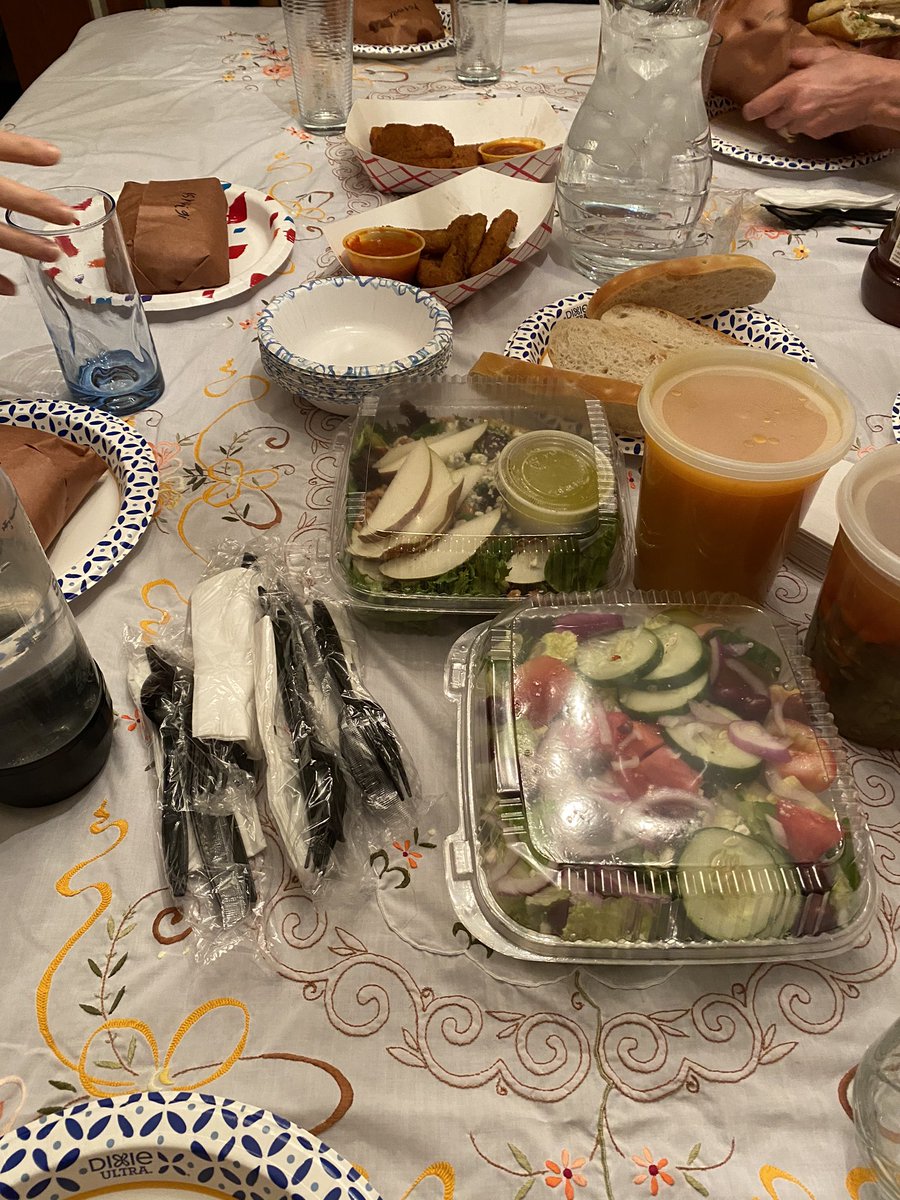 Ezzz24's tweet photo. #ToGoTogether #SmithfieldCulinary #TheGreatAmericanTakeout #CoreGives #GiveBack https://t.co/fRvImFRVU5