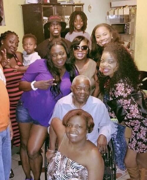 DreLaylow's tweet photo. This morning I lost the strongest man I’ve known in my whole life . My grandpa. Your suffering is over now. I love you! Tell my mom I said Hi . https://t.co/h1Rru0cM60
