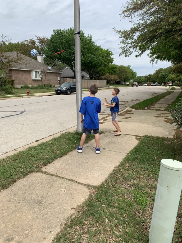 MrsSerphillips's tweet photo. @Norman_Rays @ReaganElemCP Homemade tetherball! https://t.co/WTHs1omOk8