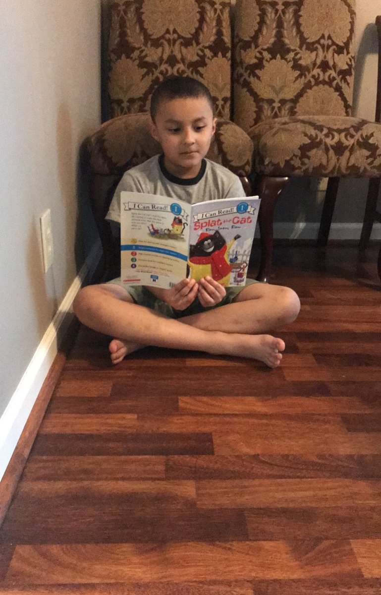 Coach_VThomas's tweet photo. Round 3 Sounds Good to me! @ThomasEdisonES @MNPSSoutheast #VirtualSpiritWeek #virtualreadmeweek #readmeweekrevamped #tipyourhatday https://t.co/r7yDdXXqGL
