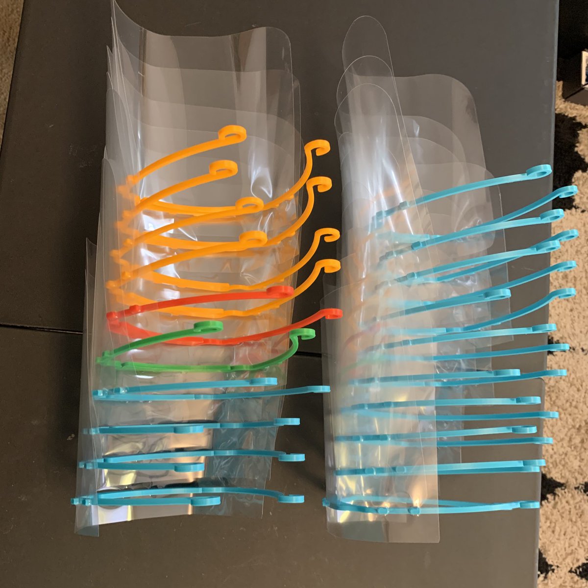 _Vikki_B's tweet photo. Worked with my buddy Kim to deliver our first lot of #3DPrinted face shields to OSF today. More to come! #MakePPE #TeamEffort #FlattenTheCurve #Ender3Pro #Cricut #MomMakers https://t.co/SDp6LBFdwF