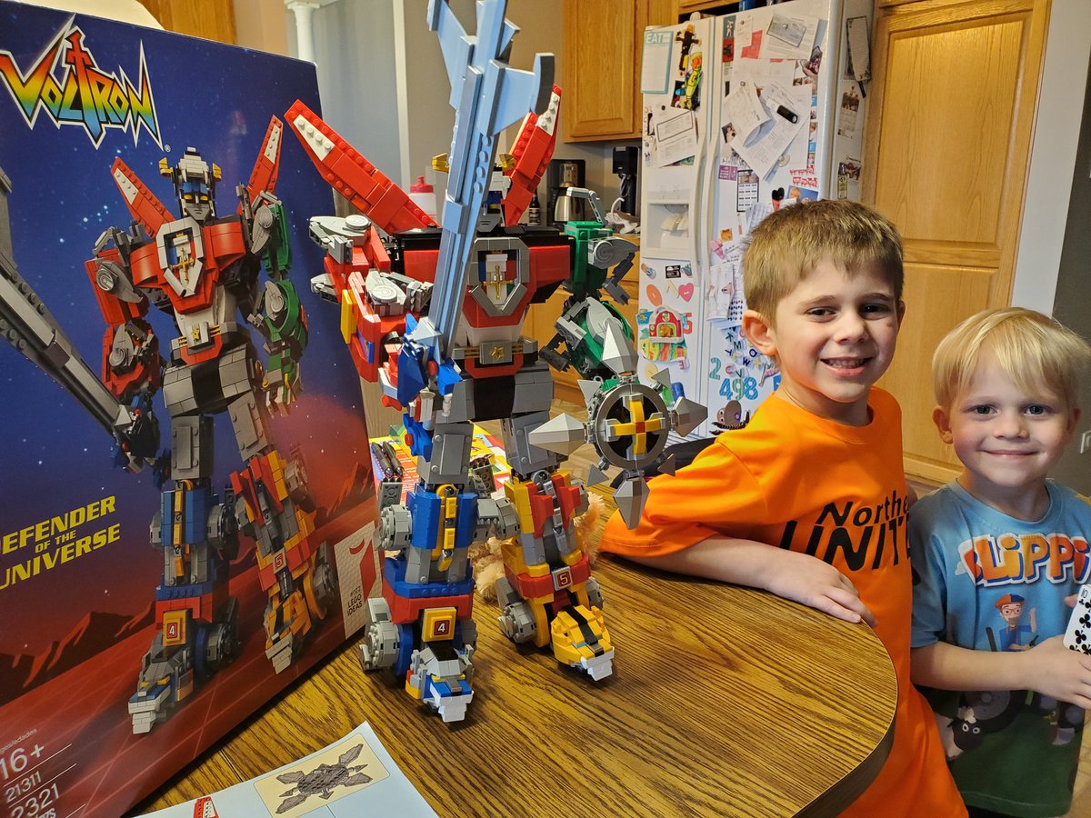 GrantTechEd's tweet photo. Tonight Owen finished the 2,321 piece Lego Voltron! Very limited help from mom and dad! He's super proud! https://t.co/lLuOWpAa7p