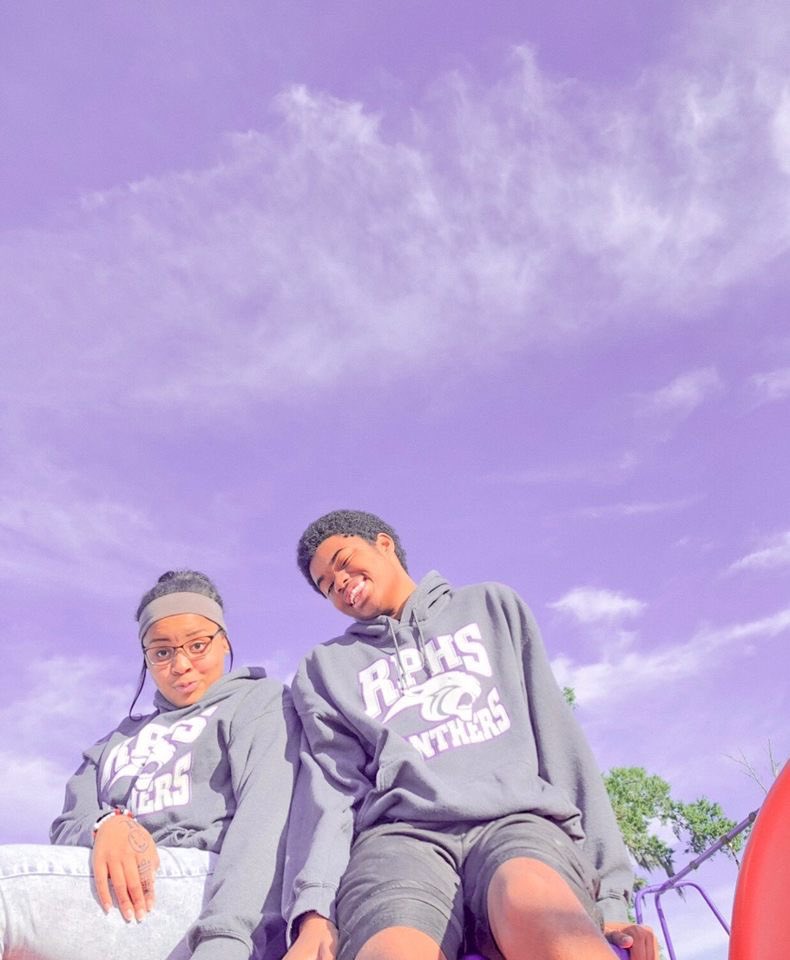 RPHS_StuCo's tweet photo. Our Panthers sport their Ridge Point gear and twin at the same time!
#PantherSpirit20 #PantherWeek20 #PantherOnline20 #PantherLearning20 @RPHS_Panthers https://t.co/5XQtYi9648