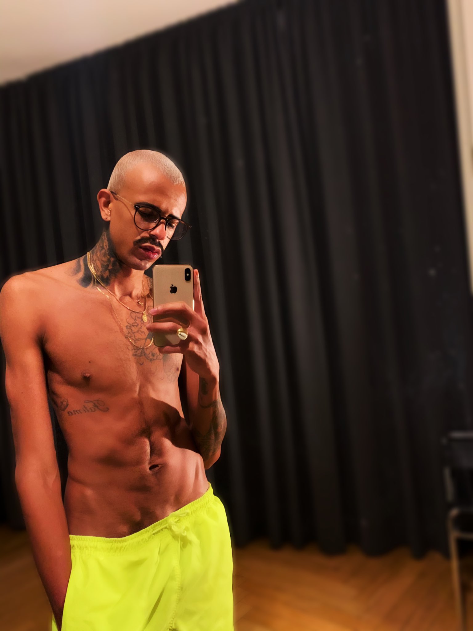 TW Pornstars - 1 pic. Eduardo Picasso OFC 🇩🇪. Twitter. Diz que verde é  esperança, verdade ? 🍀✨. 1:03 AM - 1 Apr 2020