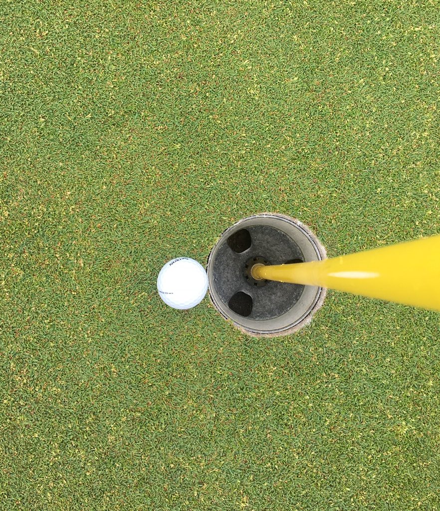 GailMSmith1's tweet photo. @GrahamDeLaet Dam near #holeinone! @LakesideGolfLGV https://t.co/LnUxz2BWqF