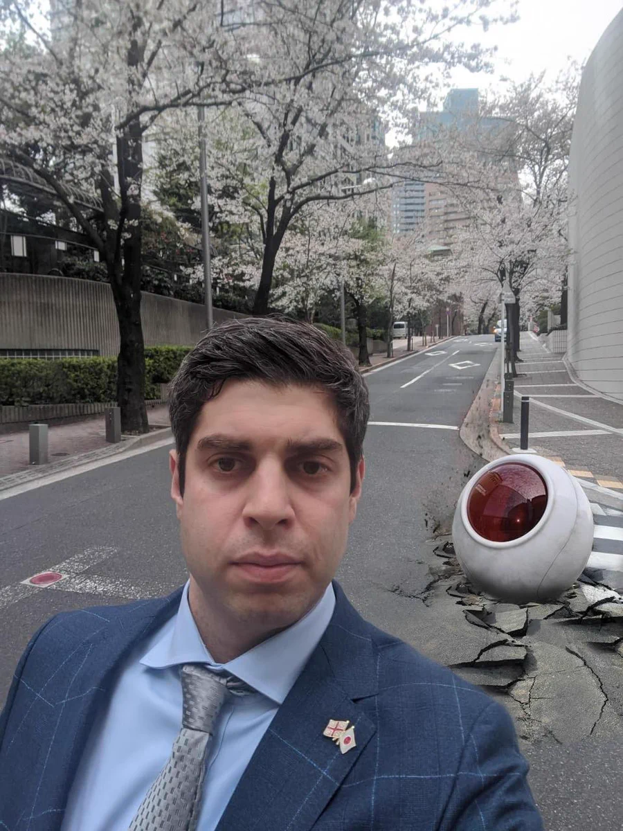 惑星べジータから花見客？エイプリルフールネタが超ハイクオリティwww