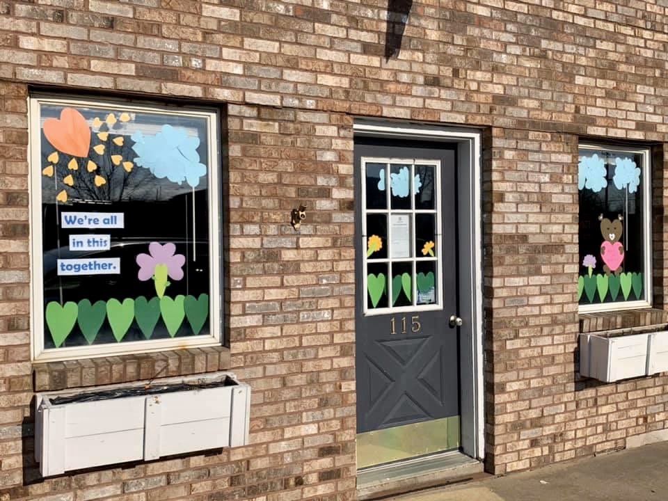 AndyManar's tweet image. Trista livened up the windows of our #BHill district office today to hopefully raise spirits. We’re all in this together.