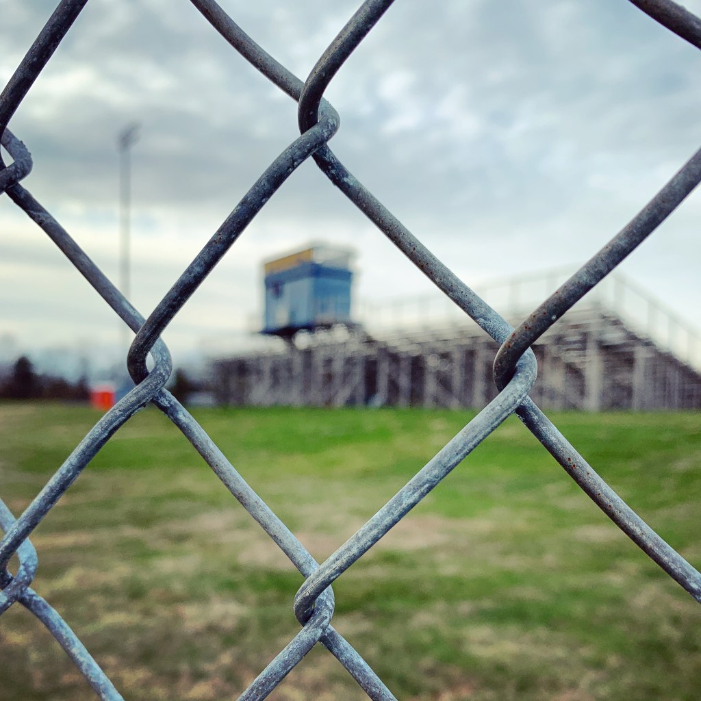 live_read_write's tweet image. Kicking off National Poetry Month with a poem that speaks to the importance of connection and relationship: Nothing and Everything erikacrowl.com/nothing-and-ev…