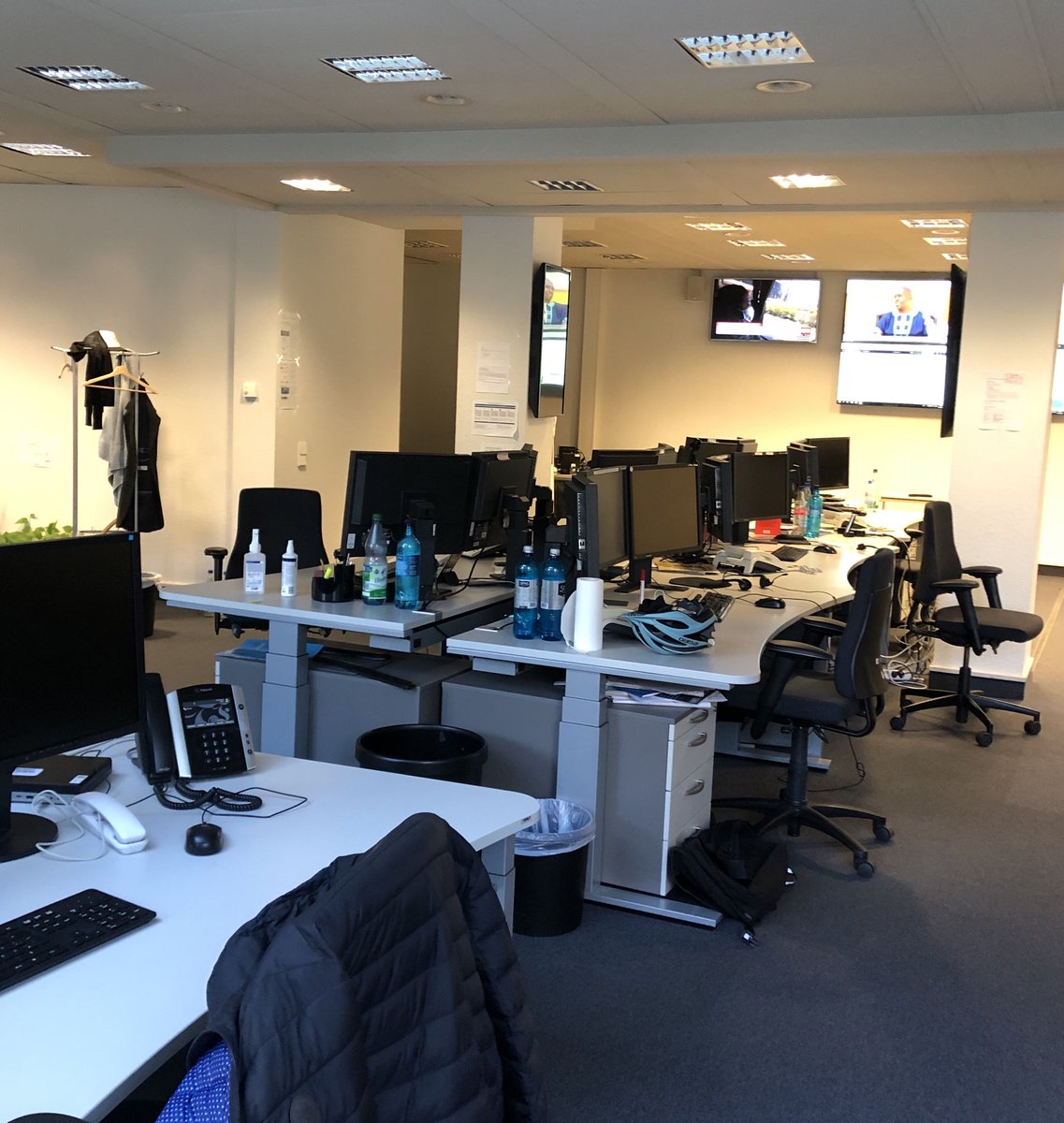 Cai Tore Philippsen (@caiphilippsen) on Twitter photo Wechsel in wilden Zeiten. <a href="/carstenknop/">Carsten Knop</a> ist von heute an Herausgeber, ich bin nun Verantwortlicher Redakteur Digitale Produkte <a href="/faznet/">Frankfurter Allgemeine</a> - hoffentlich ist der Newsroom bald wieder voll... Wechsel in wilden Zeiten. <a href="/carstenknop/">Carsten Knop</a> ist von heute an Herausgeber, ich bin nun Verantwortlicher Redakteur Digitale Produkte <a href="/faznet/">Frankfurter Allgemeine</a> - hoffentlich ist der Newsroom bald wieder voll...
