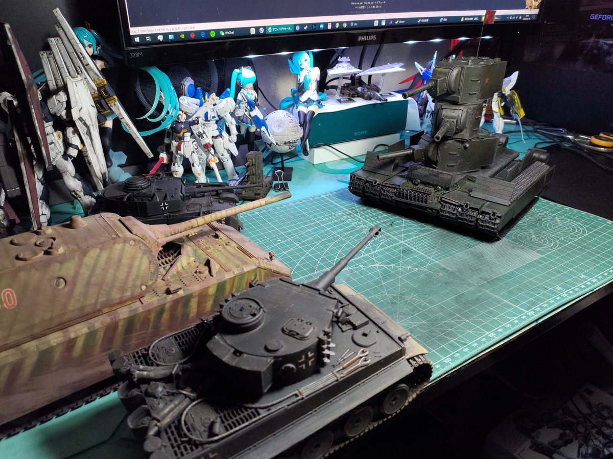schwein39's tweet photo. In April 1st 1942,78 years ago, the Super Heavy Tank #KV222 appeared for the first time(I saw this phirst time at 7.17 2018 @PhlyDaily thank you man). The KV-2-2-2 features three 152mm cannons and #Stalinium armor, it just like Stalin himself guarding this tank.Ура! @WarThunder https://t.co/OVIU9pBhj5