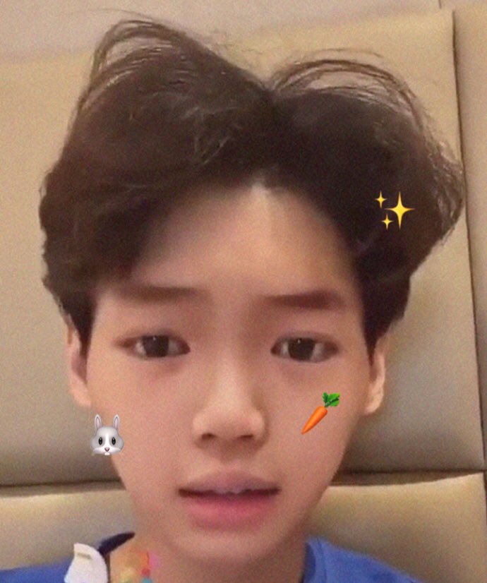 dotpng_'s tweet photo. ถึงเวลาแล้วหรือยังที่เราจะบัญญัติคำว่าน่ารักให้เป็นคำว่าน้องวิน🥺🧤💖✨🥕🍡🍬🍅🎀🍦 https://t.co/BWDbwQcKON