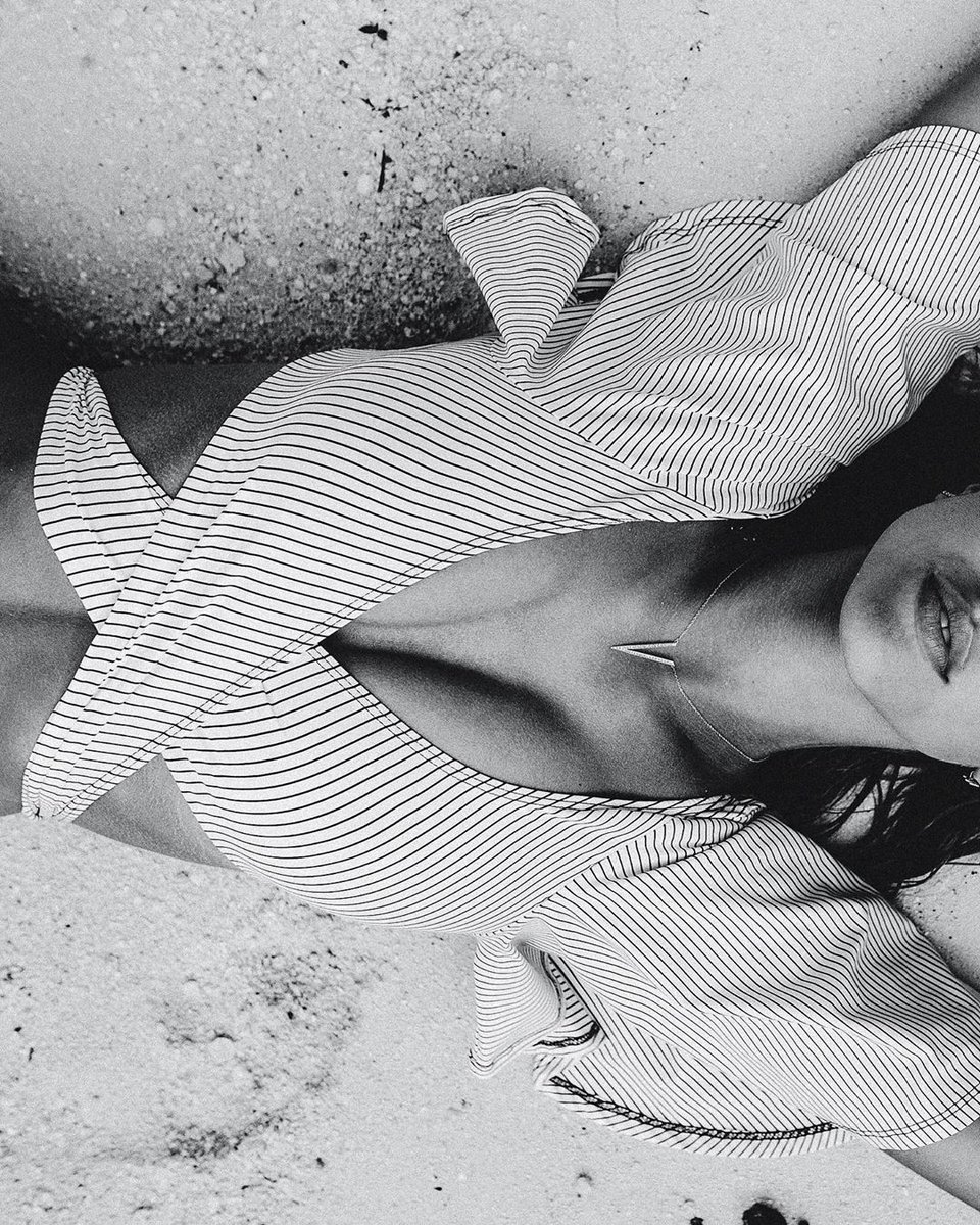 Dragon15404337's tweet photo. 💕B&amp;W 📸 KaraAngel =*=) 💕#Kara #Angel #Supermodel 💕 #AprilFoolsDay #coronavirus 😷 #Day5OfLockdown #Hubble30 #CoreyWilson 📸 #Italia 🙏 #meteor #StayAtHome #TheLockdown #Selena25 #SelenaQuintanilla 🎤 #😍📸❤️ #💋❤️ https://t.co/jtI1eKyOr1