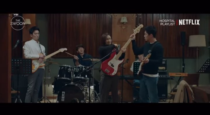 i'm all about the bass ikjun used to play the bass. based on their conversations, he taught songhwa for five years. songhwa uses the same bass up to now