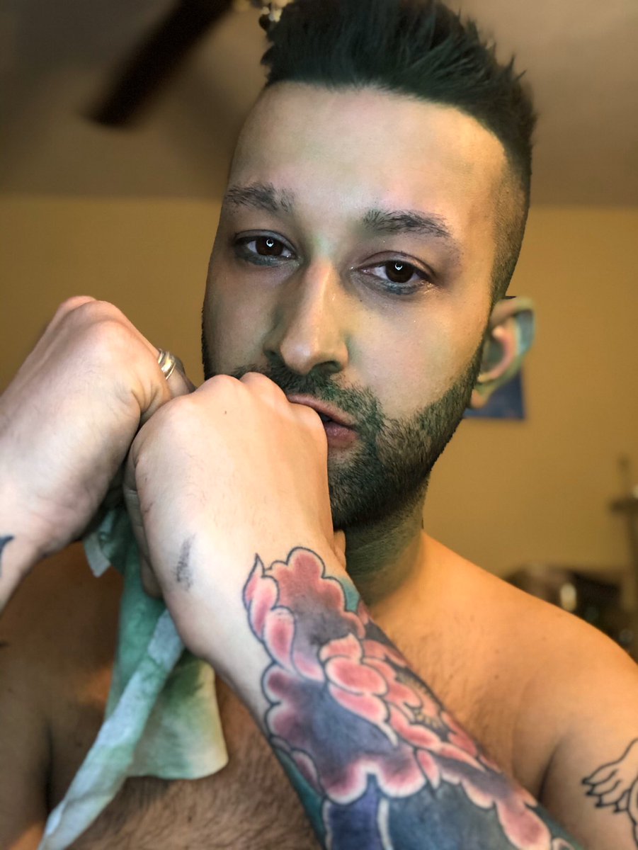 jeffg827's tweet photo. That moment when you’ve been painting your face all day and you finally get to take it all off... 🥺 #Ihaveeyebrows https://t.co/X8fpPcDhgm