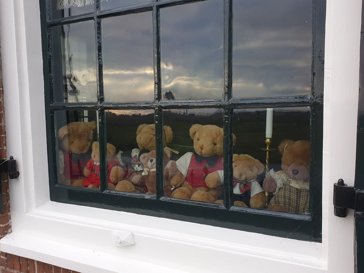 Ook in het Poptagasthuis kunnen de kinderen  vandaag genoeg beren  spotten. #berenjacht #marsum