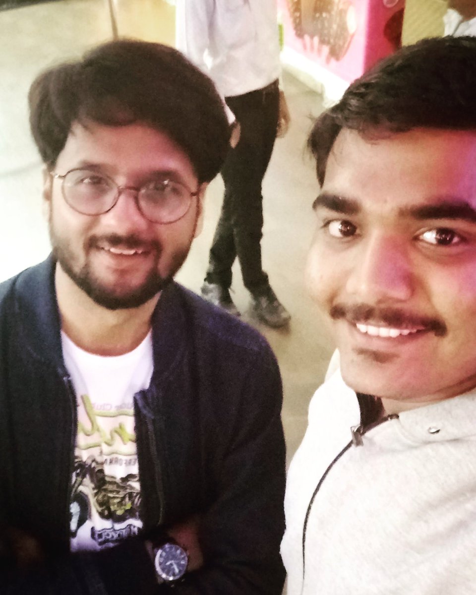 parthshahagrawa's tweet photo. Rj Dhwanit Thaker (@RjDhvanit )
Gujarati Actor , RJ
Jan, 2019
Lockdown day 8
#latepost #parthshahagrawal #friend #friendship #bff #oreng #prt7s #ahmedabad #riverfront #icasc2019 #professional #chartered #follow4follow #gujaratimovies #actor #dhwanit #rj https://t.co/wXXBamWtO4