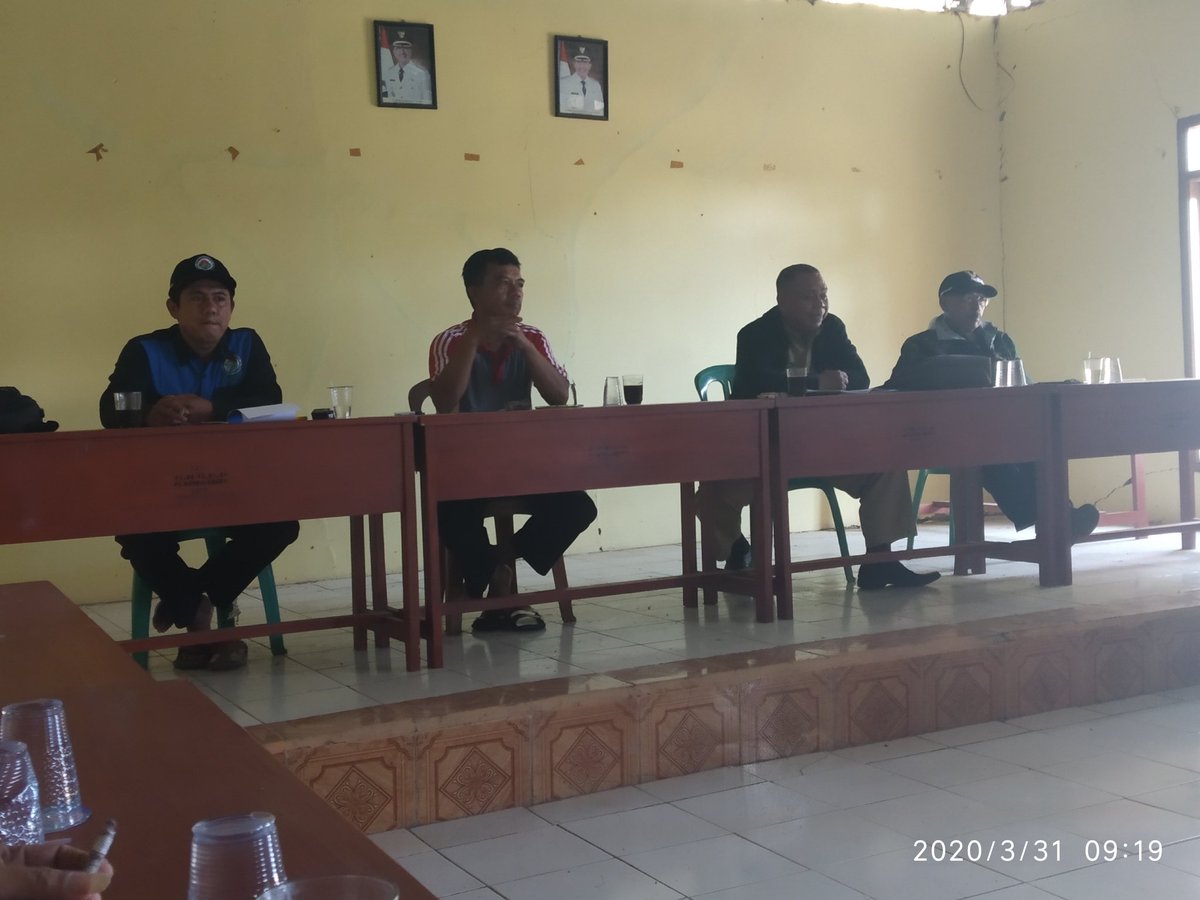 Musyawarah Pencegahan dan Penanganan Covid 19 Desa Mandalawangi Leles
#relawandesalawancovid19
<a href="/halimiskandarnu/">ABDUL HALIM ISKANDAR</a>
<a href="/malik_haramain/">malikharamain</a>
@taufikmajid71
<a href="/anwarsanusi/">Anwar Sanusi</a>
<a href="/imansyukri/">Iman Sukri</a>
<a href="/FahriLabado/">FachriLabado  </a>