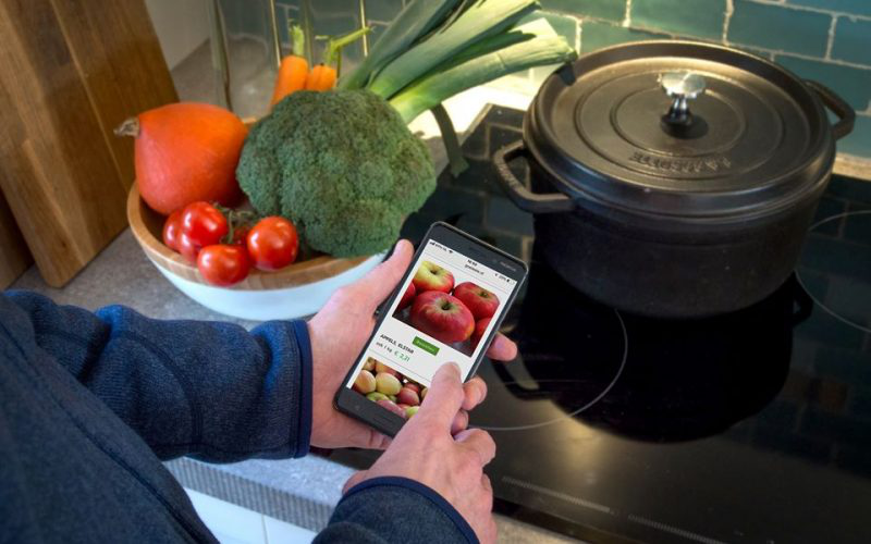 #Coronacrisis: Mensen geven al tijdens de crisis een impuls aan een steviger, gezonder en regionaal georiënteerd voedselsysteem, door hun eten zoveel mogelijk af te nemen van lokale, duurzame producenten. Zie de vele mooie voorbeelden!

Lees meer 👉 voedselanders.nl/corona-en-de-t…