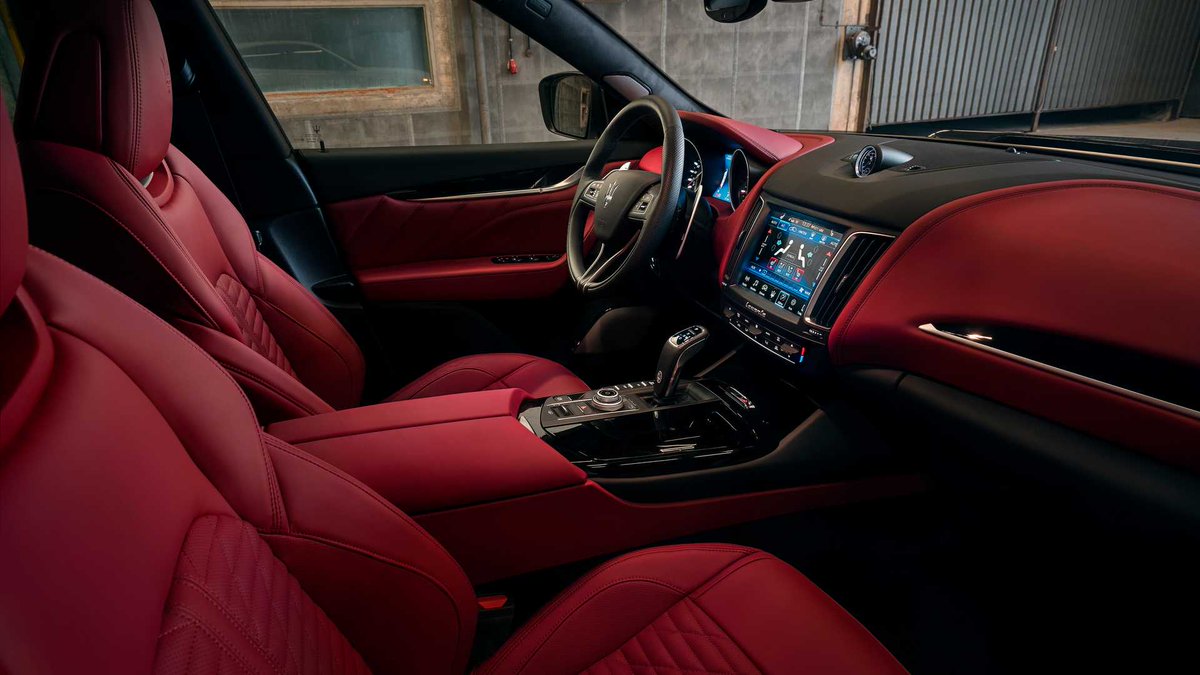 ViragesAuto's tweet photo. #Novitec présente le #Maserati #Levante #Esteso... ou plutôt son évolution !

Basé sur le #LevanteTrofeo, le #V8 Biturbo est poussé à 625 ch et 820 Nm.

Il propose entre autres des nouveaux boucliers, des ailes larges, une suspensions à air et des jantes de 22''.

Cc @Maserati_HQ https://t.co/DCYWoGlwW4