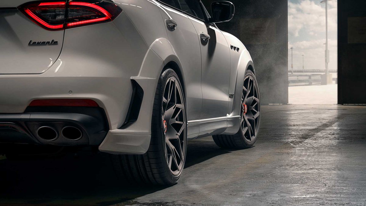 ViragesAuto's tweet photo. #Novitec présente le #Maserati #Levante #Esteso... ou plutôt son évolution !

Basé sur le #LevanteTrofeo, le #V8 Biturbo est poussé à 625 ch et 820 Nm.

Il propose entre autres des nouveaux boucliers, des ailes larges, une suspensions à air et des jantes de 22''.

Cc @Maserati_HQ https://t.co/DCYWoGlwW4
