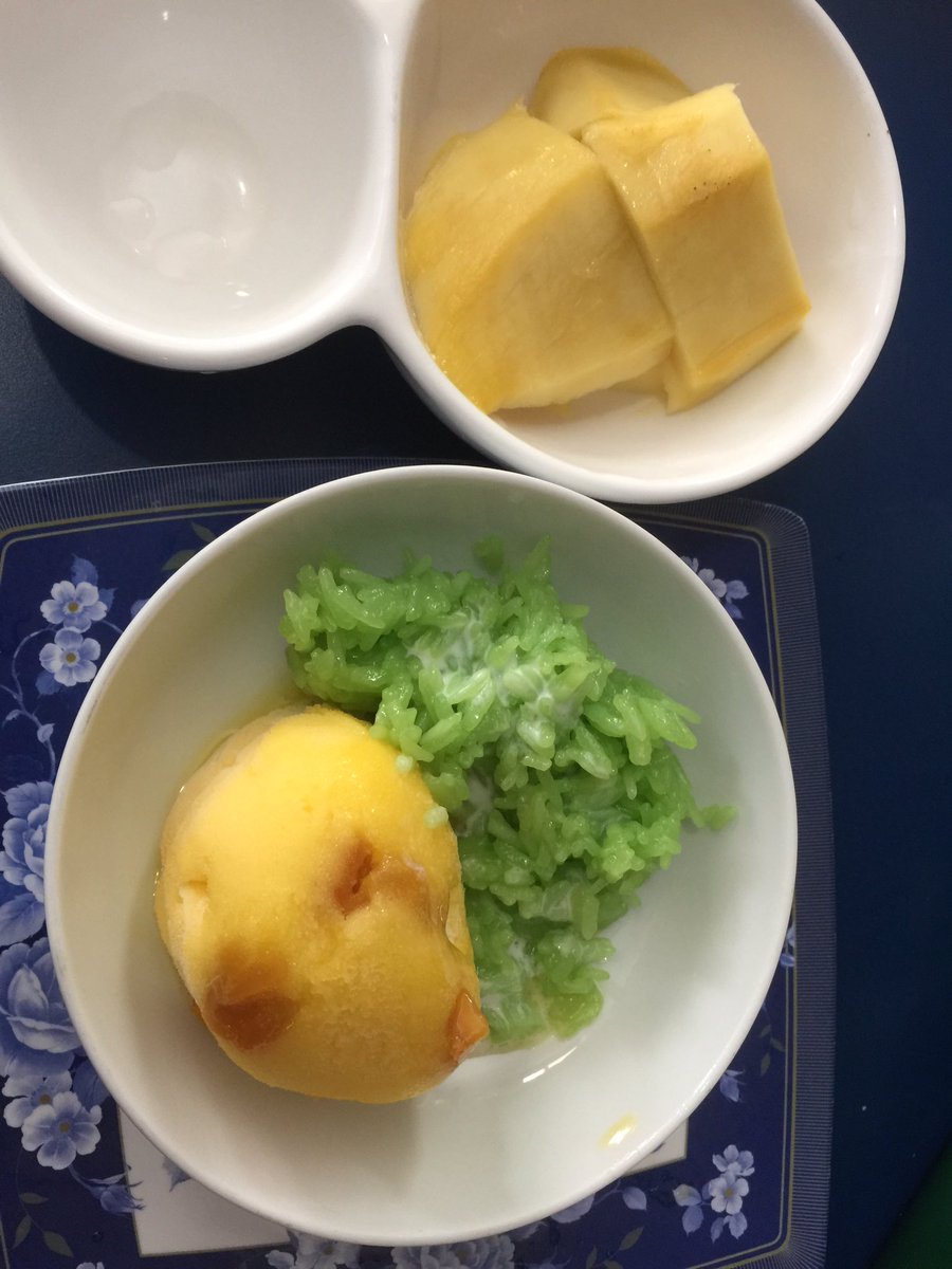 Bluecan93706402's tweet photo. มะม่วงอกร่อง ข้าวเหนียวและไอติมมะม่วง https://t.co/bZcg9vct1U