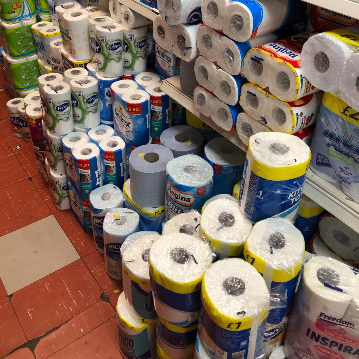 RUDDINGTON_info's tweet photo. What do you think of one of #Ruddington’s vacant High Street retail units reopening this morning as “On A Roll!” - a new shop selling exclusively toilet paper and kitchen rolls?
🧻🧻🧻🧻🧻🧻🧻🧻🧻🧻🧻🧻🧻🧻🧻
MORE: 🔎 https://t.co/SAG7vYKHX3 https://t.co/x13uNOizOu