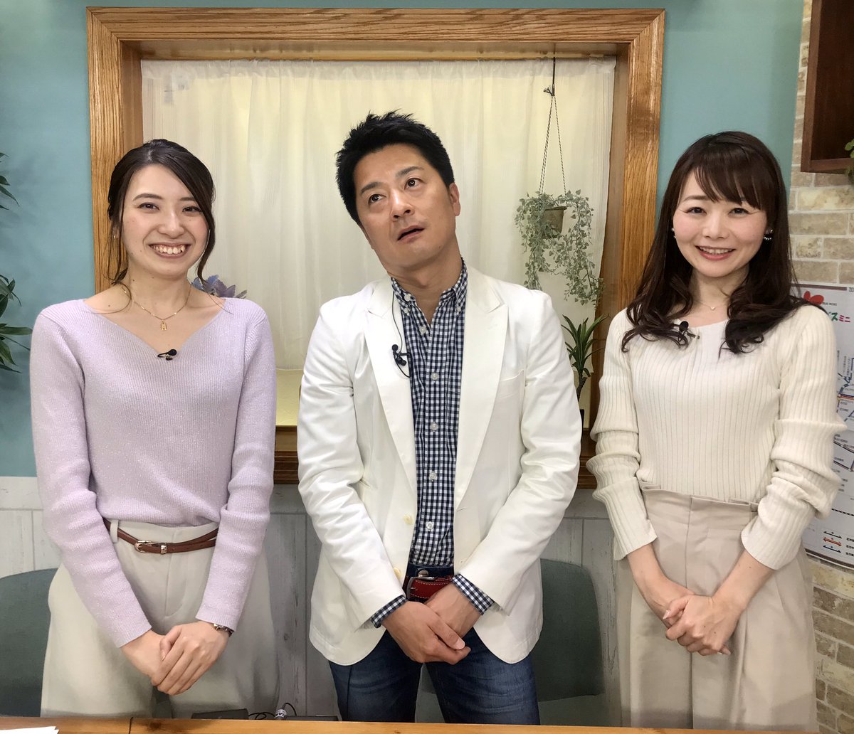 中谷麻意 今日は ｗeekly 東はりま の収録でした 4月から 河合康行さん 馬田めぐみさんがメインキャスターを 私は引き続き 経済新聞のコーナーを担当させていただきます この新メンバーで 東播磨地域のニュースをban Banお伝えしていきます