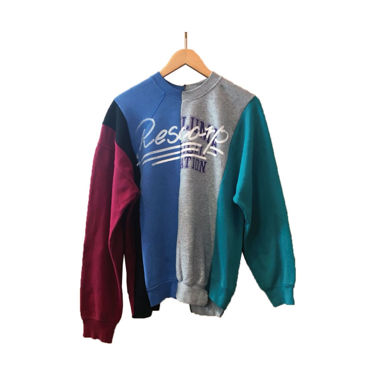 evoluir2002's tweet photo. [#RESCARP _POP UP SHOP]
ー5th Anniversary weekー
＿限定アイテム
□ RESCARP SWEAT
RESCARPの黄金比で作られたクレイジーパターンリメイクスウェット。
#evoluir #selectshop #金沢市 #感謝祭 #ANNIVERSARY #スウェット #リメイクスウェット #リメイク古着 #used #古着 #一期一会 #限定即売会 https://t.co/4kLVHt3HFD