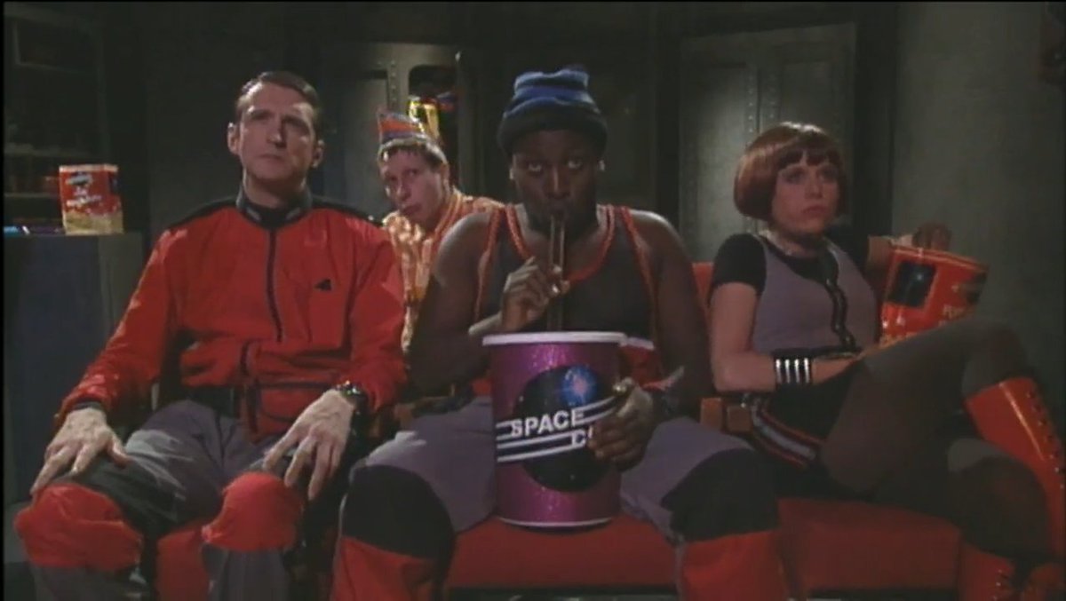 MLPQuebec's tweet image. brb regarder un film en cruisant Mirabella