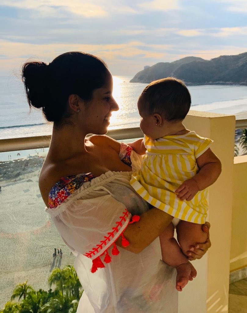 Sé que no les he podido dedicar el tiempo que merecen. Sé que has estado trabajando por tu país y haciendo malabares con nuestra bebé. Sé que no será el mejor cumpleaños, porque nos toca luchar para que nuestro pueblo no sufra.

Pero, con todo y todo, ¡feliz cumpleaños, mi amor!