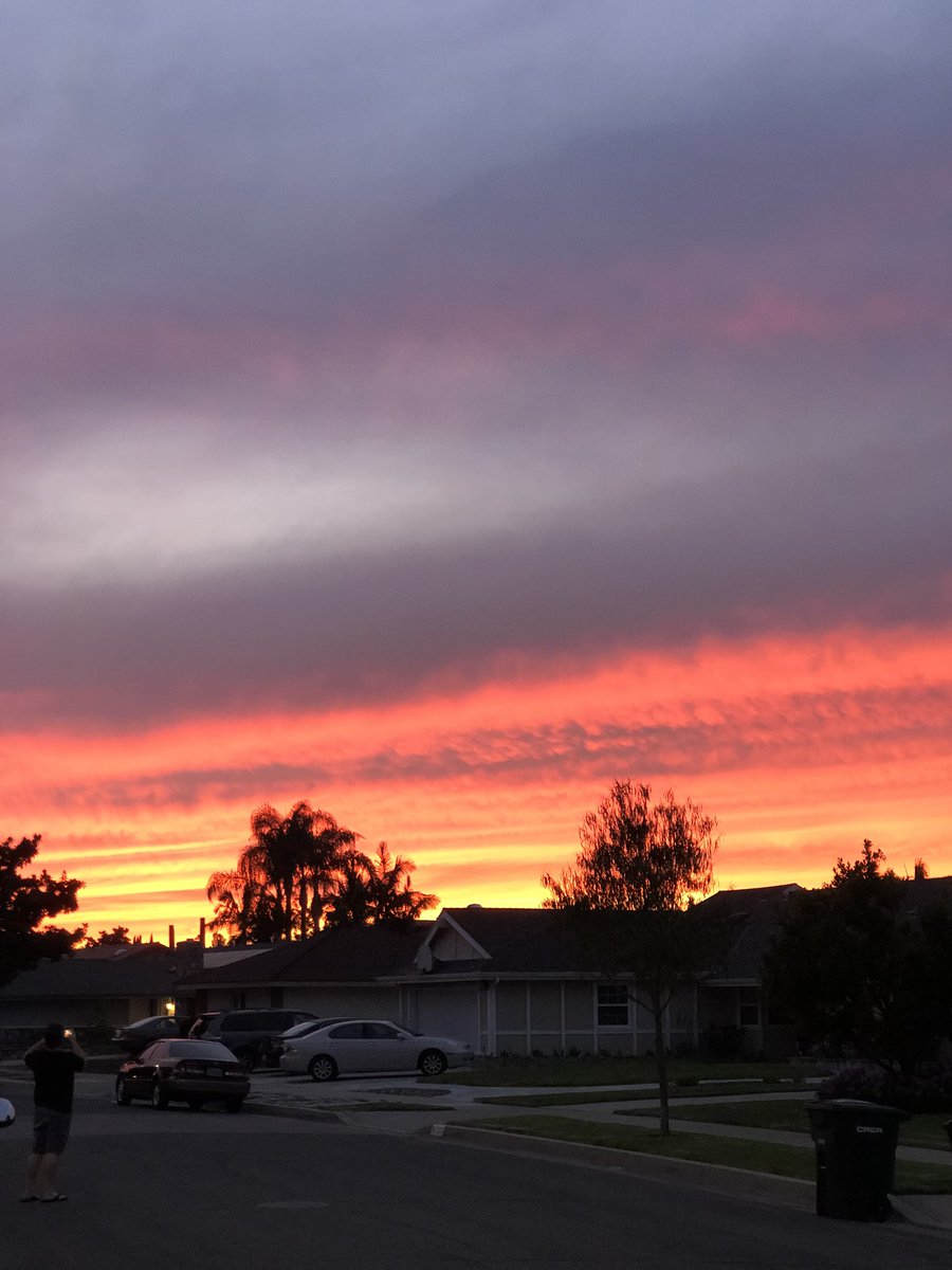 22ozAdventures's tweet photo. @KTLA beautiful sunset in Orange tonight! #staysafe #stayhome https://t.co/qiSGvucOCE