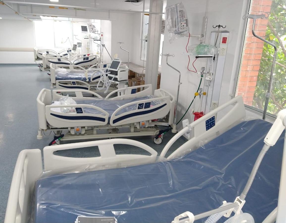 nkreplak's tweet image. Hoy llegaron camas nuevas para equipar la Unidad de Cuidados Intensivos del Hospital Eva Peron de San Martín que está para estrenar. Estamos poniendo de pie el sistema de salud para hacer frente a la pandemia. Gracias por el laburo a contrarreloj