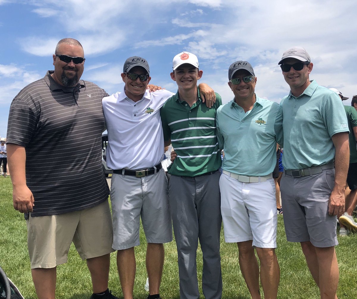 crissy_lutz's tweet photo. @CoachBryantJ @Stax1312 @RocksGolf Miss this crew❤️☘️ https://t.co/f2wW8uEuzN