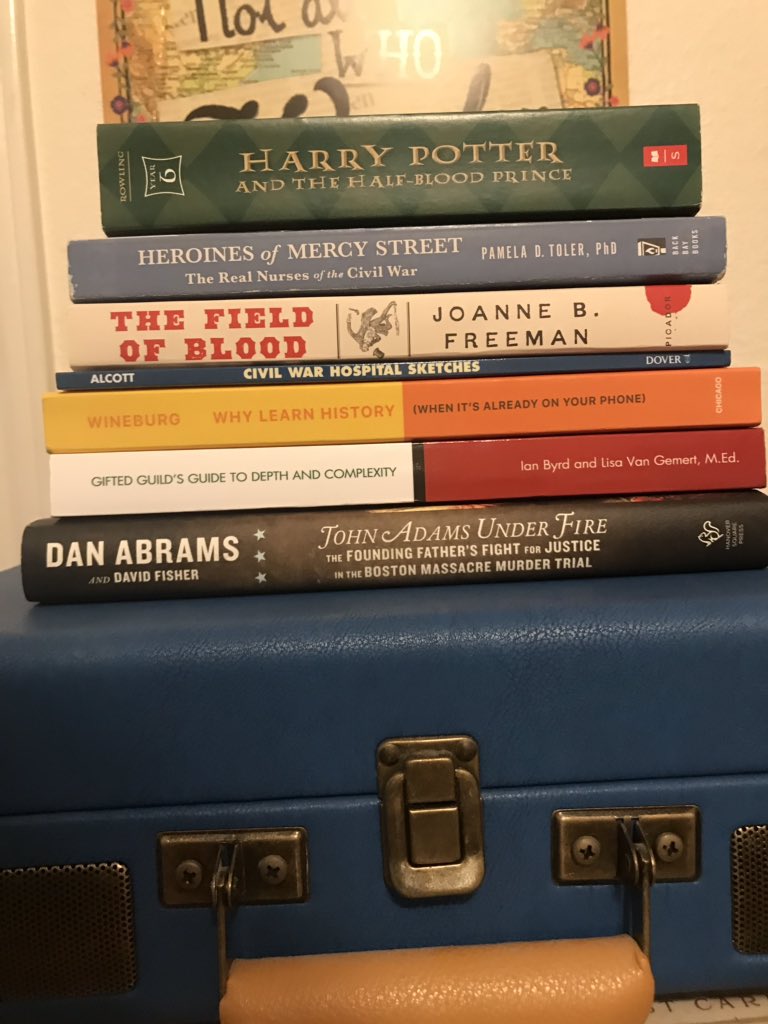 msgmakeshistory's tweet image. Does anyone else read a bunch of books at the same time? I just can’t wait until I am done with one book to start reading the others. 😂 I actually just got The Field of Blood by @jbf1755 today &amp;amp; I’m so excited!  #JordanMSLegends #FlyingVees #TitleTuesday