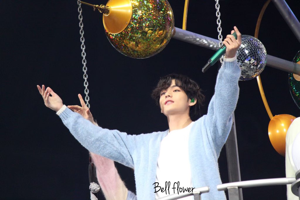 BellFlo19868869's tweet photo. 200105 GDA  

#방탄소년단    #BTS     #V #뷔 #テテ
#TAEHYUNG #태형 @BTS_twt https://t.co/8qobVDKSse