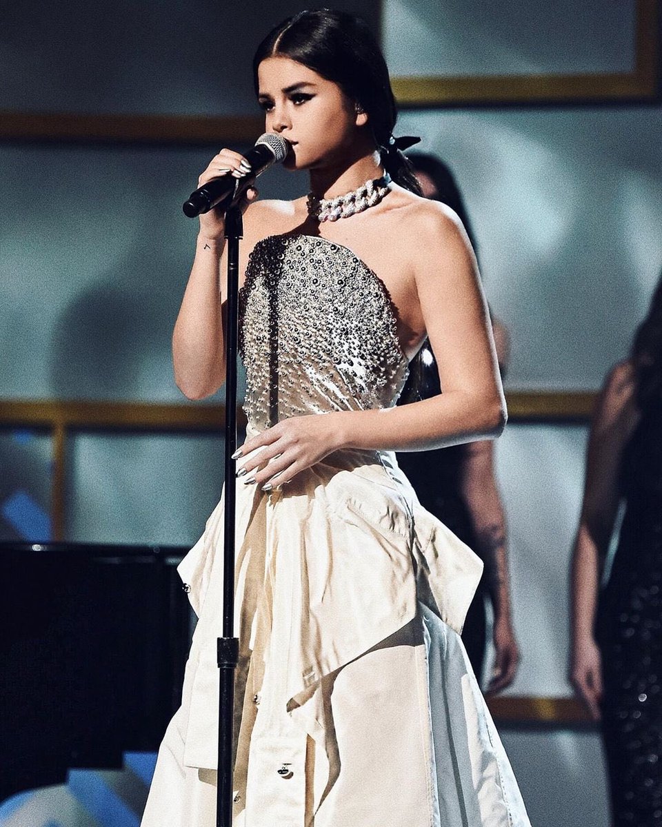 SGomezNewsCOMs's tweet photo. 📷 IG | chrisclassen: #SelenaGomez in @MonseMaison • #chrisclassenstyle https://t.co/2BN1a1g2xq https://t.co/ondqjxu7aB