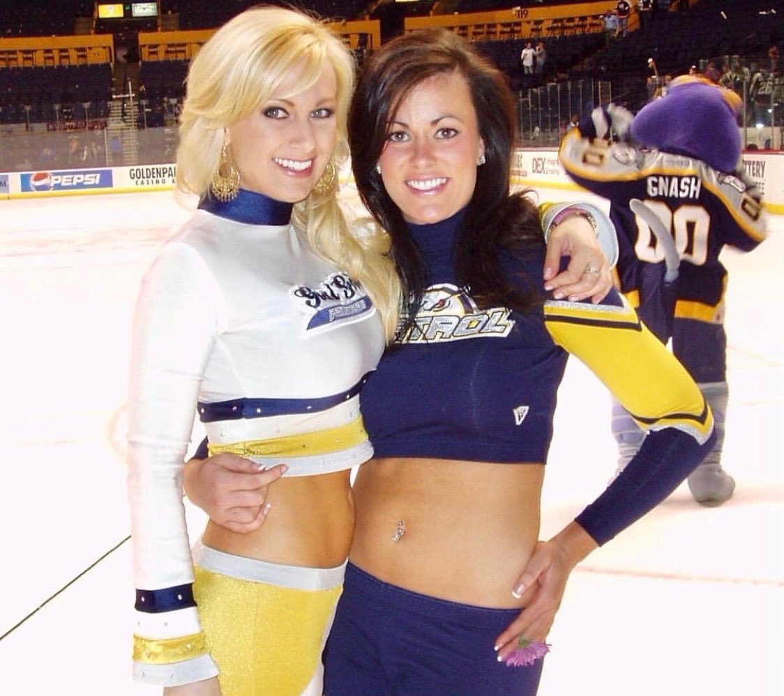 Gnash00's tweet photo. @SarahConatser Or were you talking about another 😻OG blonde with some random dark haired girl from back in the day. https://t.co/bquVBpoNLU