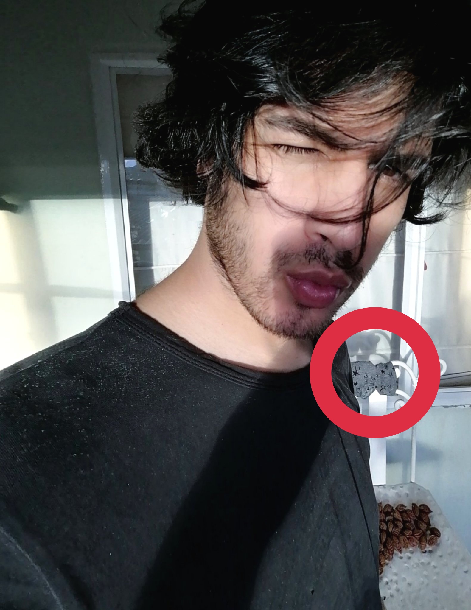 xoxo on X: @eduhauer Estás secando tus chones? Me encantan tus labios,  hermosa 😏😂 t.coGLfntlbXCo  X