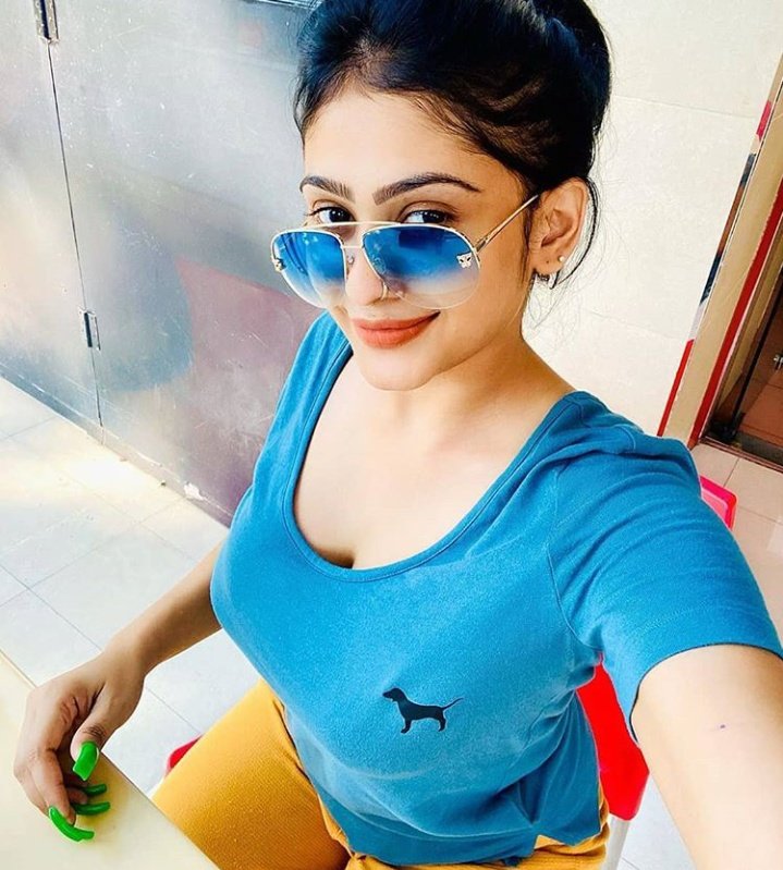 Itz_Rdx's tweet photo. இந்த ஆண்டியோட வீடியோ ஒன்னு வந்துருக்கு  😍 https://t.co/kEjKUdYv8x