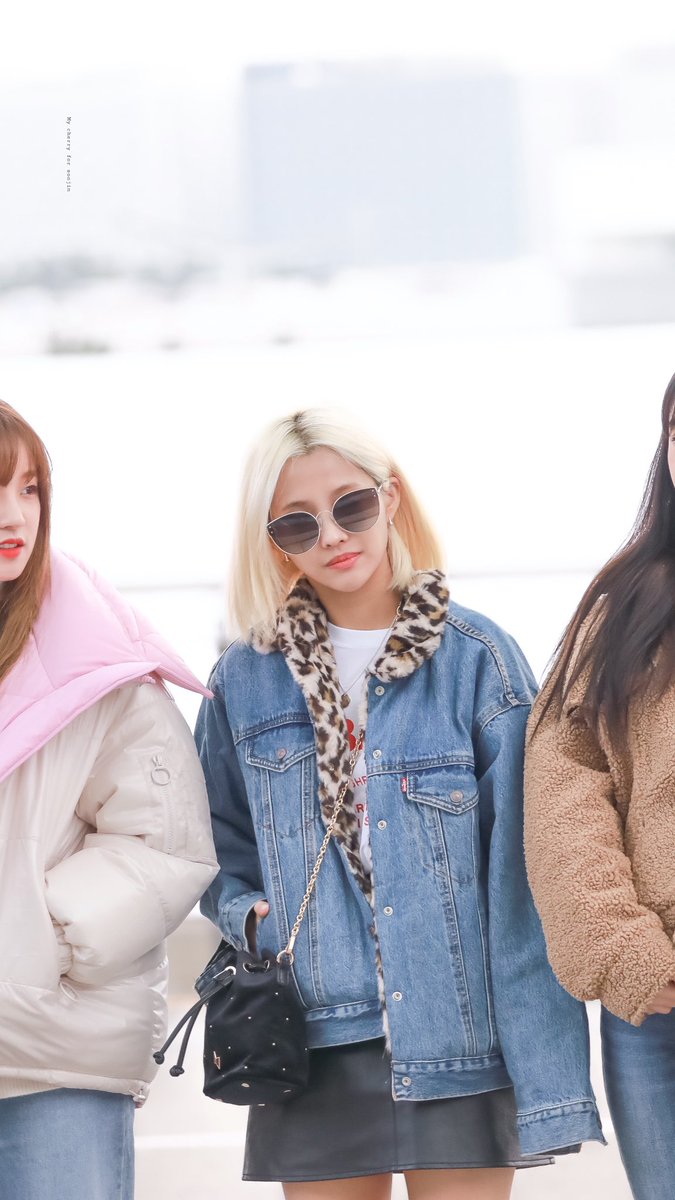 mycherry_ssj's tweet photo. 만우절 기념 소연이 💙 

#소연 #SOYEON #아이들 #여자아이들 #GIDLE #G_I_DLE https://t.co/nLrhqtTQdG